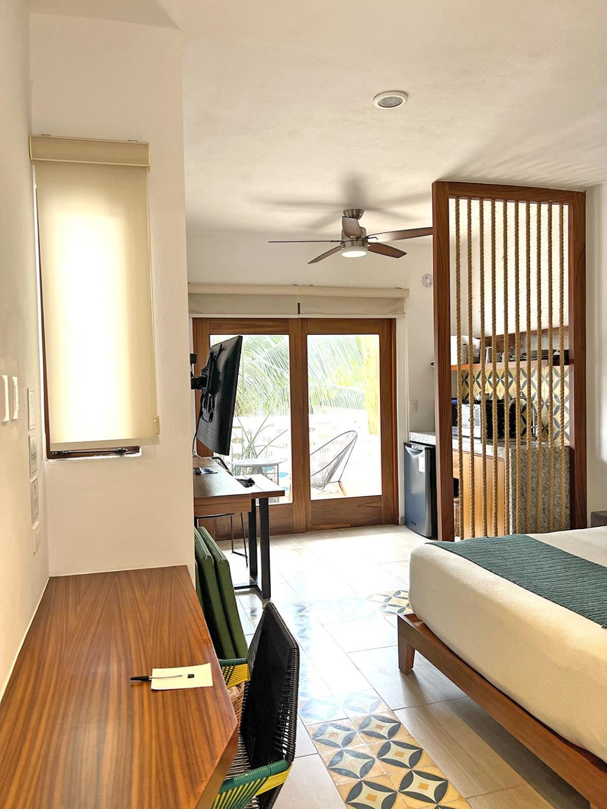 Studio Terrace,1742819011:JPEG