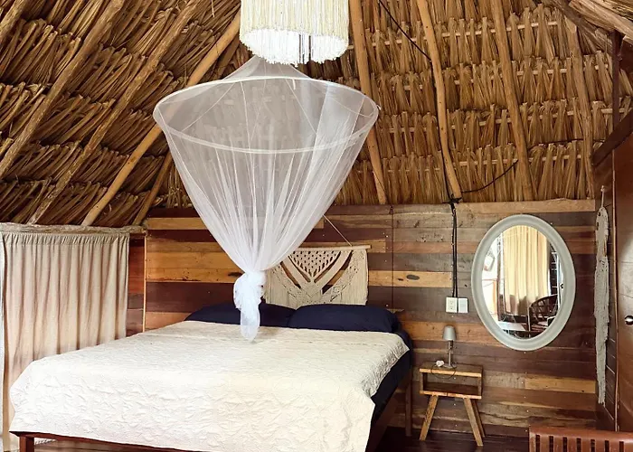 Chavez Eco Beach Camping&Cabañas